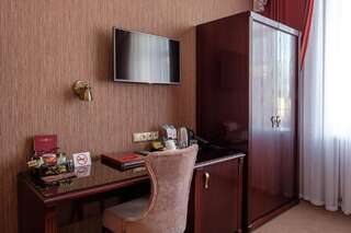 Гостиница Пекин Москва Улучшенный двухместный номер с 1 кроватью-4
