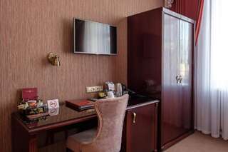 Гостиница Пекин Москва Улучшенный двухместный номер с 1 кроватью-11
